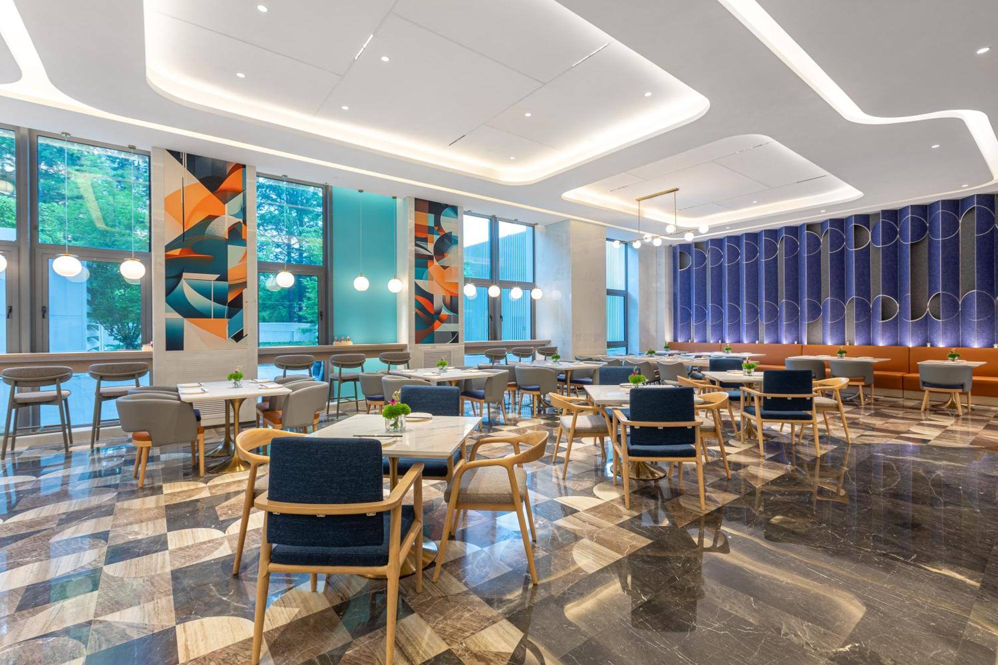 Holiday Inn Express Changfeng Park Shanghai Exterior photo